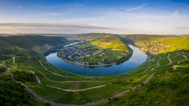 Río Mosela cerca de Kröv, Alemania
