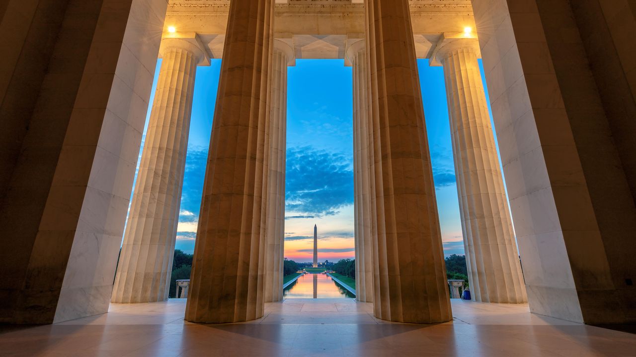 The Washington Monument seen from the Lincoln Memorial, Washington, DC