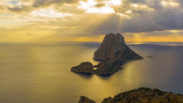 Islote de Es Vedrà al atardecer, Ibiza, Baleares