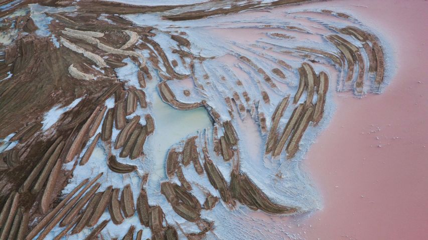 Aerial Saltflats PREMIUM 4K Theme for Windows 10