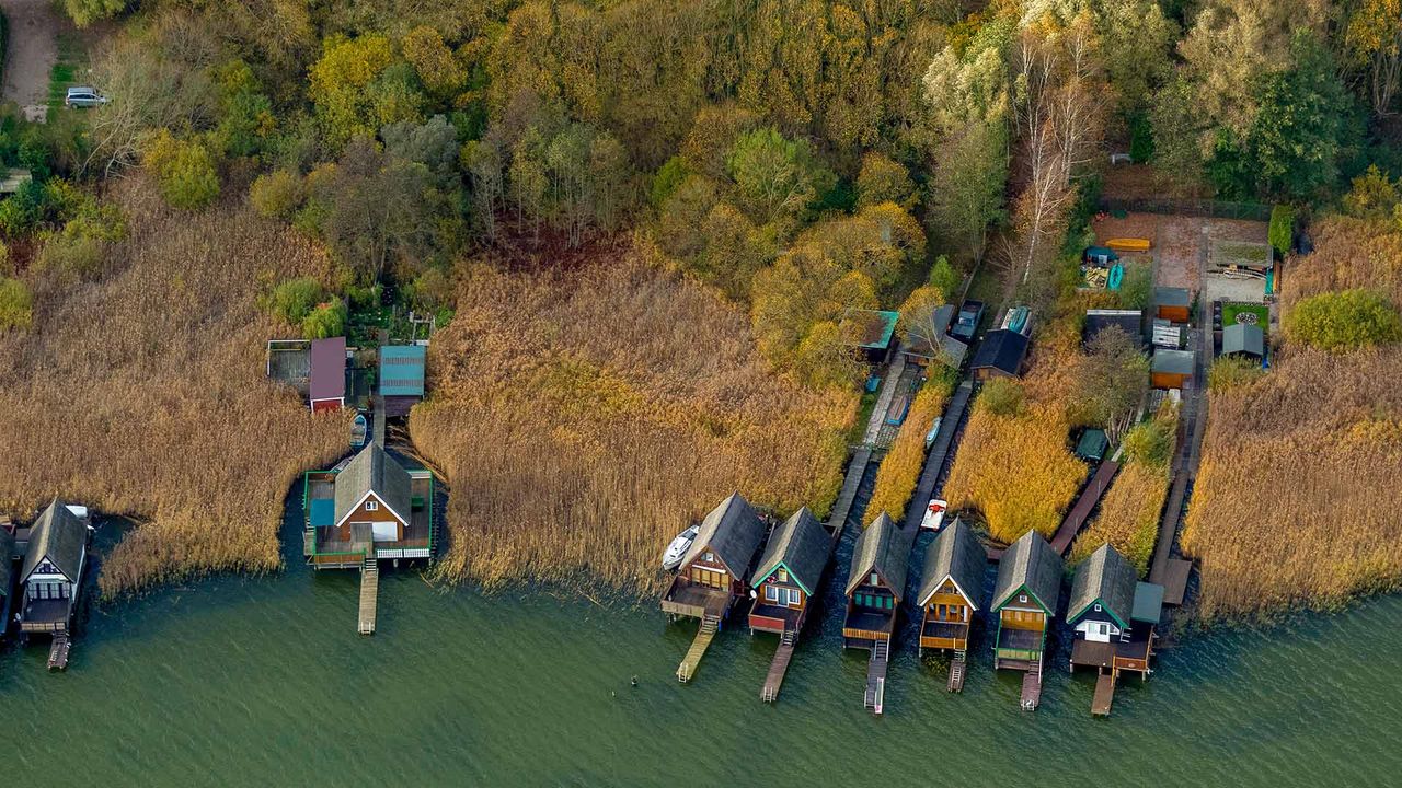Bootshäuser am Inselsee, Güstrow, Mecklenburg-Vorpommern, Deutschland