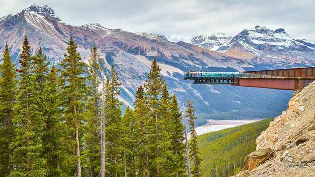Glacier Skywalk on the Ice Fields Parkway, Jasper, Alta.