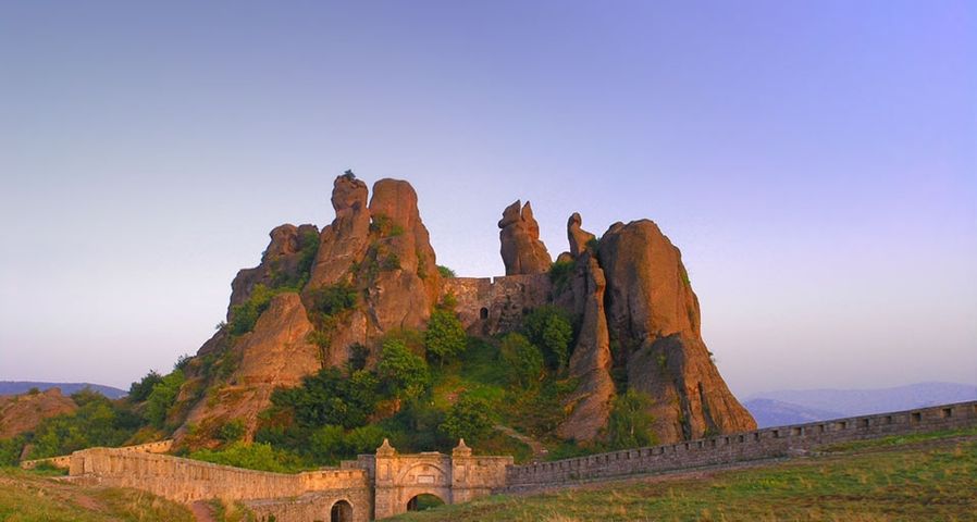 Alte Festung in der Nähe von Belogradchik, Bulgarien – Dimitar Sotirov/age fotostock ©