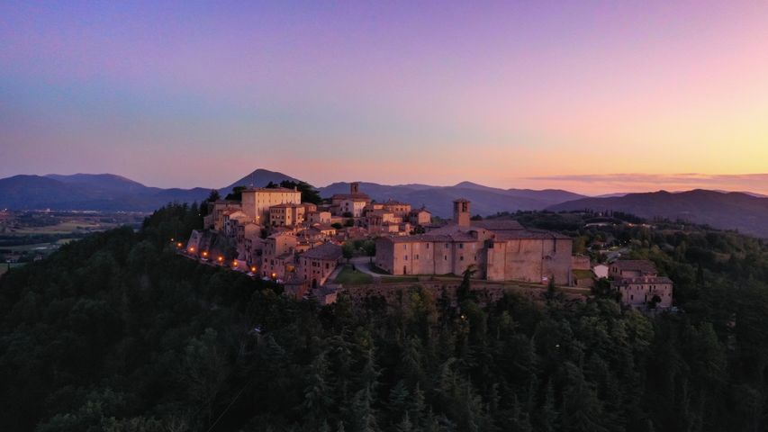 Montone, Umbria, Italia - Bing Gallery