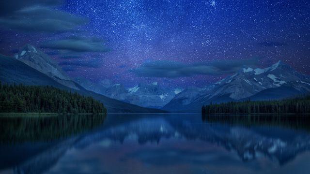 Maligne Lake, Jasper National Park, Alberta