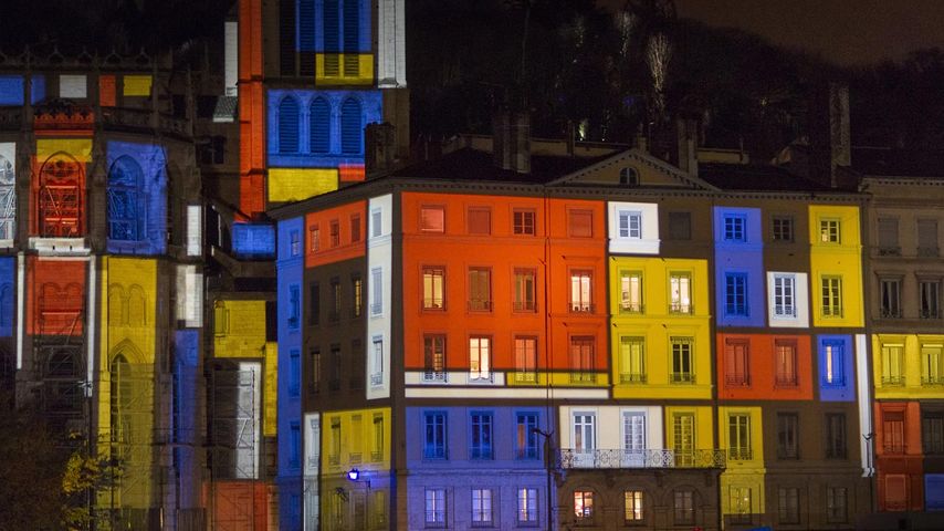 Gros plan sur “Et Si?”, une installation de l’artiste Daniel Knipper, répétitions de la Fête des lumières à Lyon