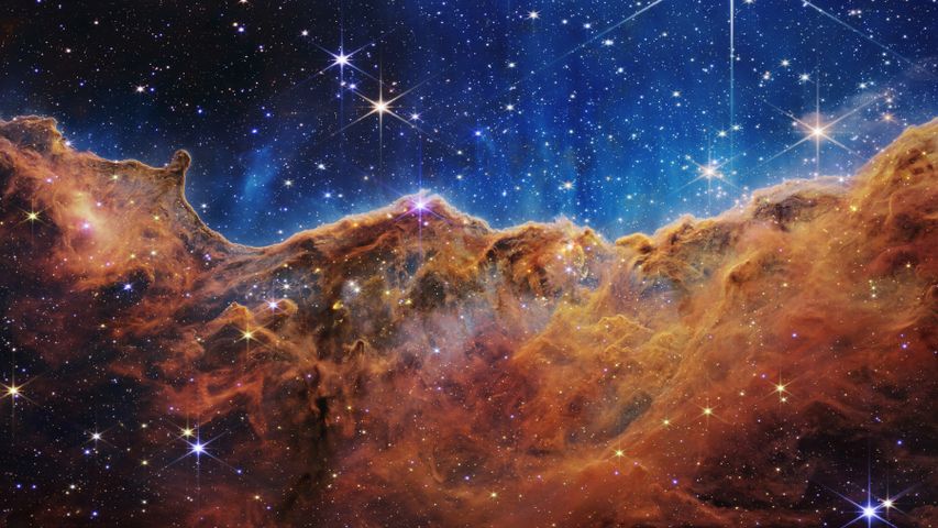 Acantilados Cósmicos en la Nebulosa de Carina