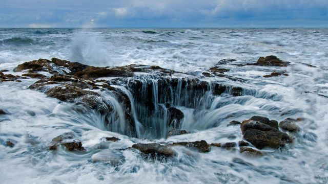 Thor's Well at Cape Perpetua on the Oregon coast