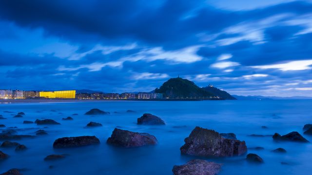 Atardecer en la Playa de Zurriola, San Sebastián, País Vasco