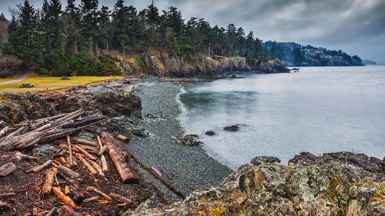 Overcast morning at Neck Point Park, Nanaimo BC, Canada