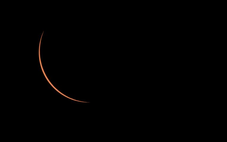 The Solar Eclipse Windows 10 Theme | Free Wallpaper Themes