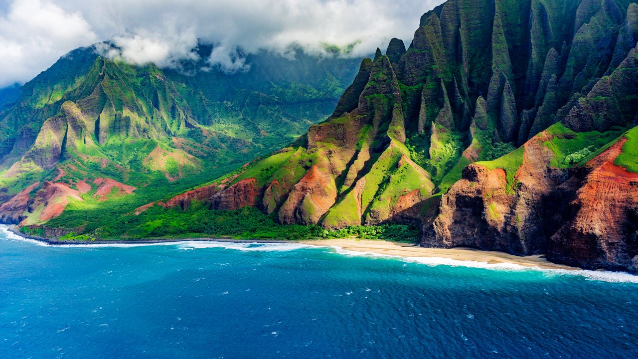 Plage de Kalalau sur la côte Nā Pali, Kauai, Hawaï, États-Unis