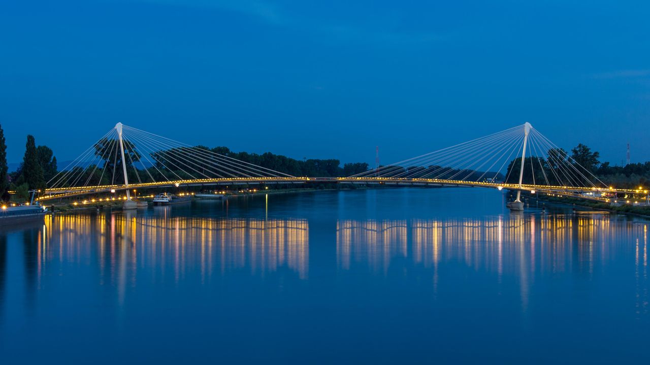 Mimram-Fußgängerbrücke über den Rhein zwischen Frankreich und Deutschland