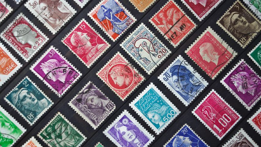 Collection de timbres représentant Marianne, symbole de la République française