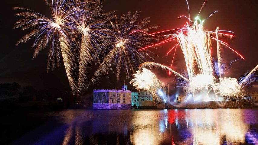 Bonfire Night fireworks, Leeds Castle, Kent