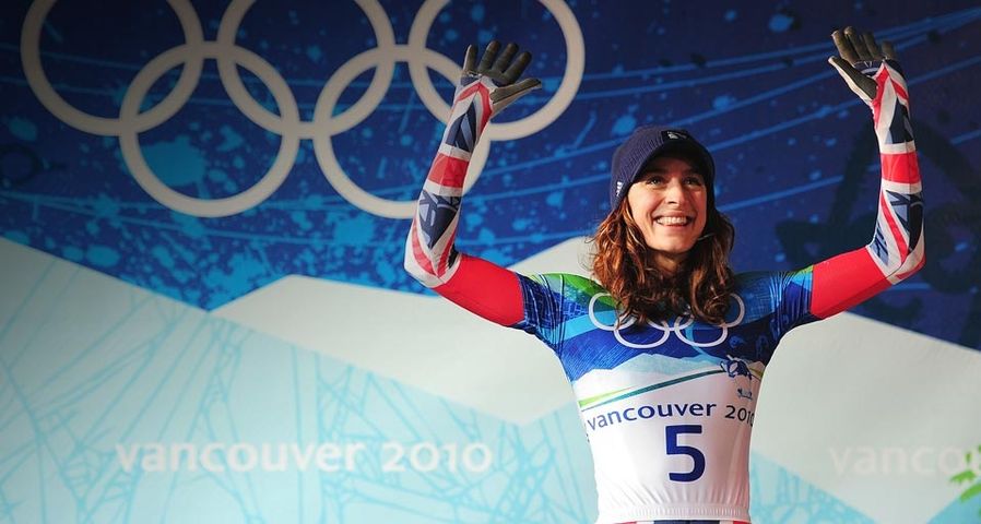 Amy Williams of Great Britain and Northern Ireland celebrates winning the gold medal for the women's skeleton on 19 February 2010 - Shaun Botterill/Getty Images ©