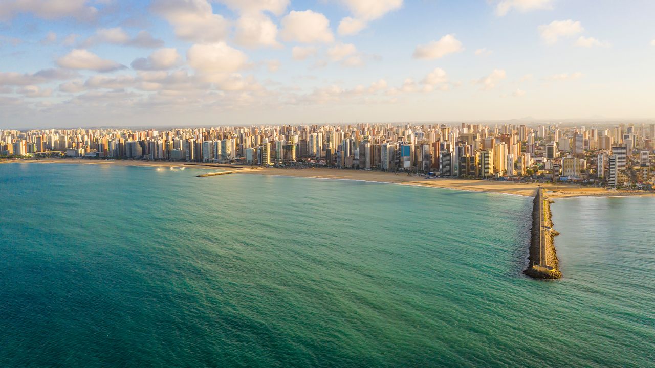 Vista aérea da Praia de Iracema, Fortaleza, Ceará, Brasil