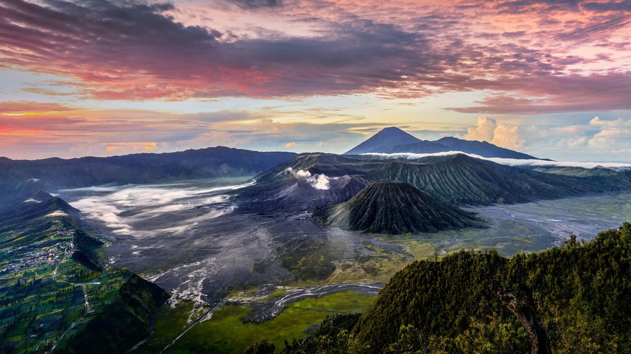 Smouldering Mount Bromo in East Java, Indonesia 