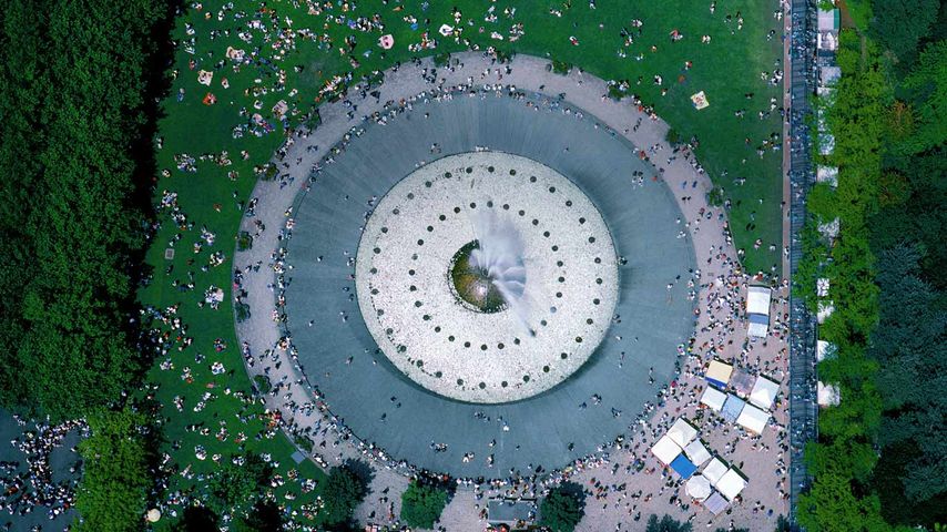 Aerial view of the International Fountain, Seattle, Washington, USA