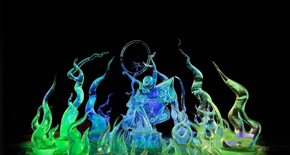 Diese Eisskulptur mit dem Namen “Sweet Motion of the Northern Lights” nahm 2007 an der Weltmeisterschaft in Fairbanks, Alaska teil