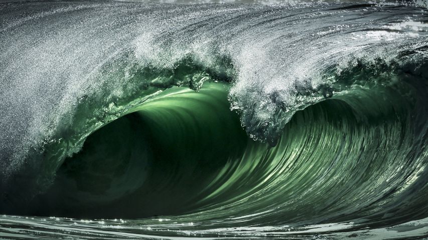 Blue waves, green isle