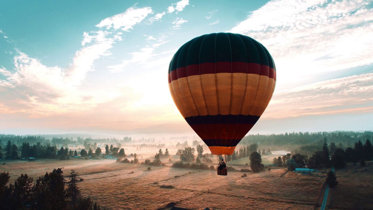 Hot air balloon over Auburn, Washington, USA 