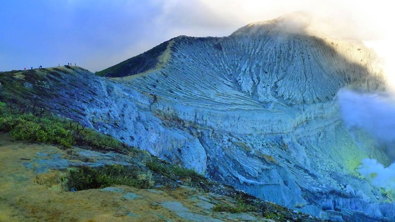 Volcan Kawah Ijen sur l’île de Java, Indonésie 