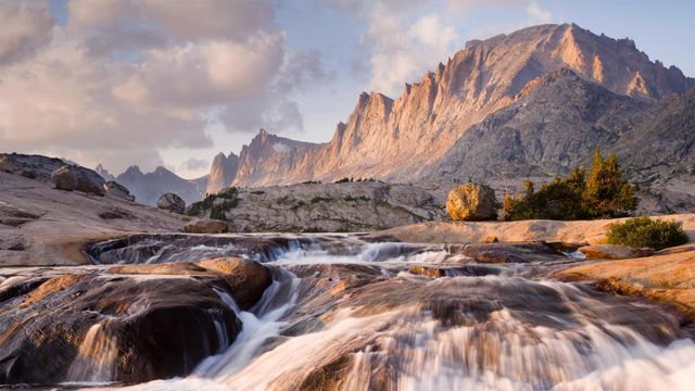 Blick auf den Fremont Peak im Schutzgebiet Bridger Wilderness, Bridger-Teton National Forest, Wyoming, USA
