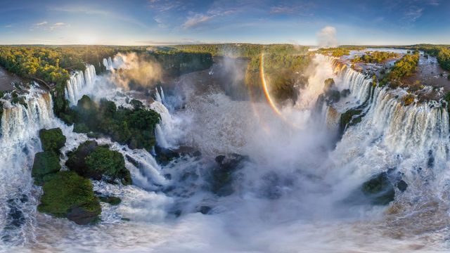 Chutes d'Iguazu à la frontière entre l'Argentine et le Brésil