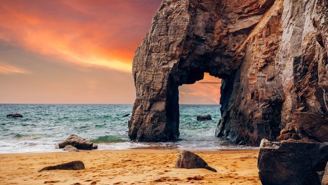 L’arche de Port-Blanc, Saint-Pierre-Quiberon, France