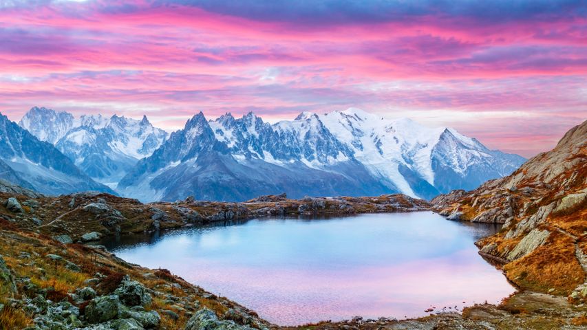 Coucher de soleil sur les lacs des Chéserys, Chamonix-Mont Blanc, France