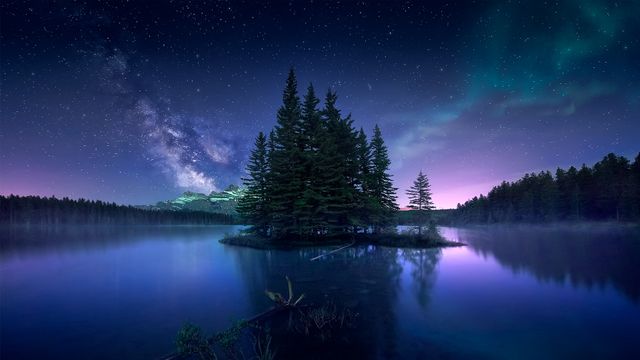 Aurora Borealis at Two Jack Lake, Alberta, Canada