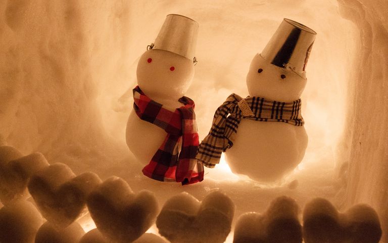 Snow Sculptures Theme for Windows 10