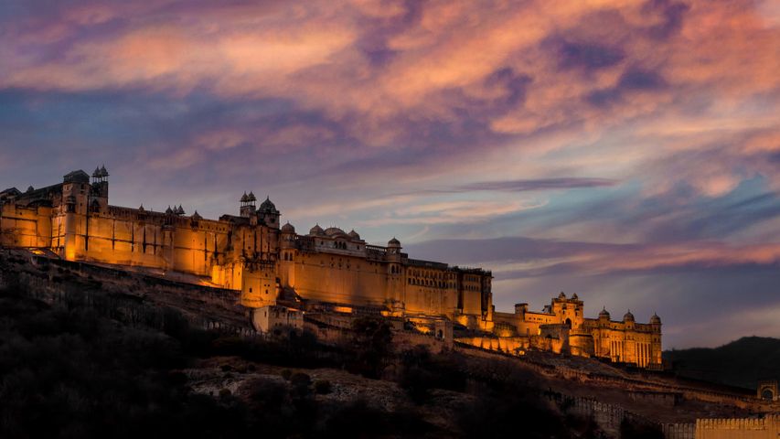 An evening at the Amber Fort, near Jaipur, India
