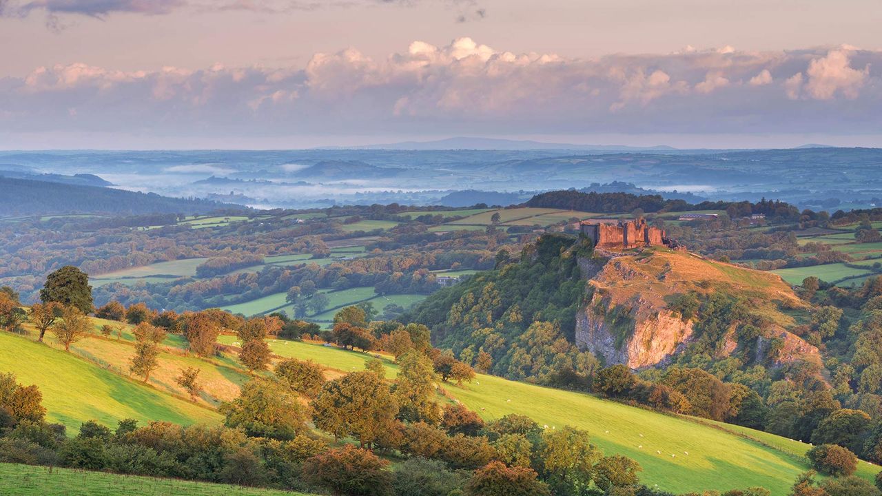 Carreg Cennen castle in the Brecon Beacons, Camarthenshire