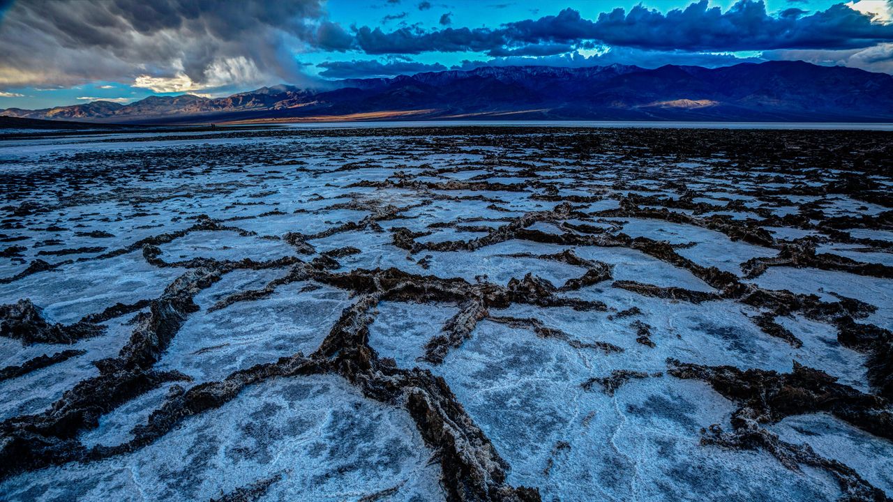 Badwater Basin Salt Flat, Death Valley National Park, California