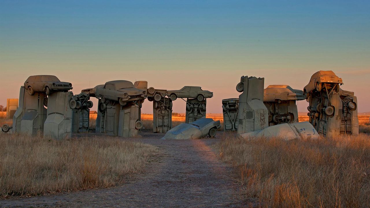 Carhenge, creado por Jim Reinders cerca de Alliance, Nebraska