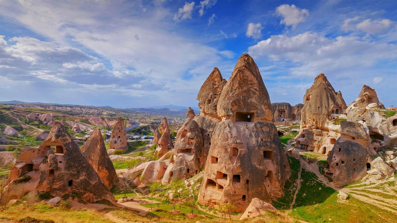 Cheminées de fées et grottes à Cappadoce, Turquie