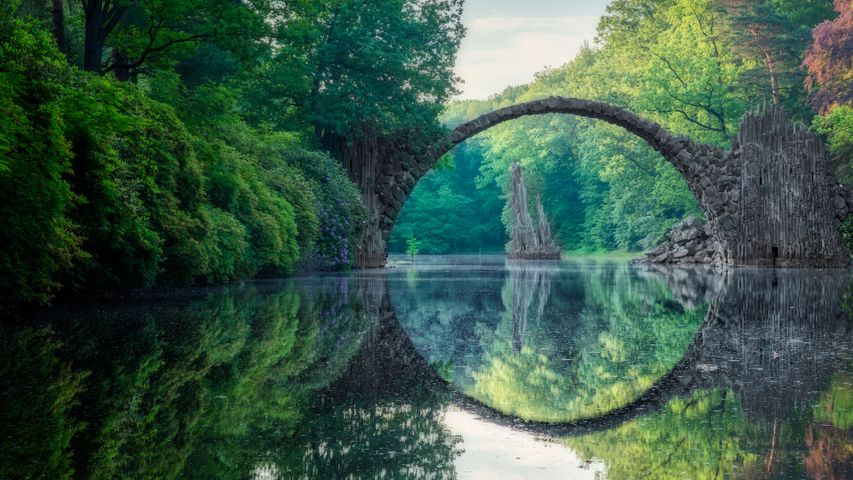 A cursed bridge?