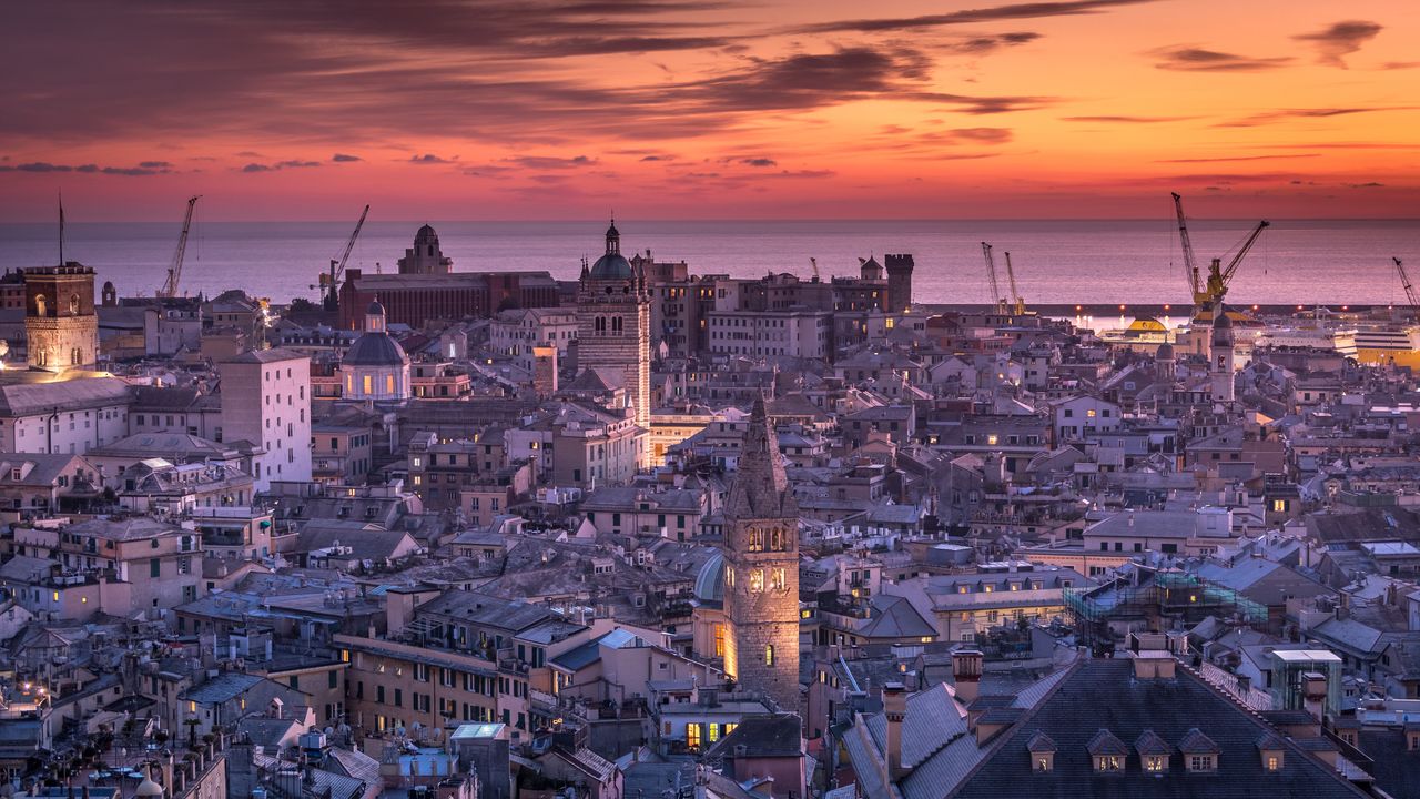 Vista sul Porto di Genova, Genova, Liguria
