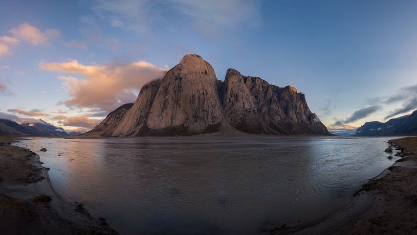 Baffin Island Expedition Premium 4K Theme for Windows 10
