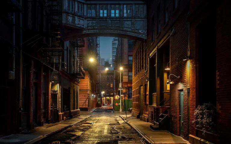 Rain in the City Theme for Windows 10