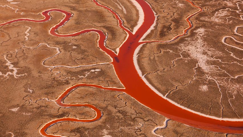 Aerial Saltflats PREMIUM 4K Theme for Windows 10