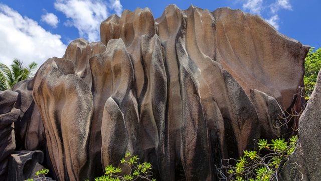 Contoured granite boulder, Anse Source d'Argent