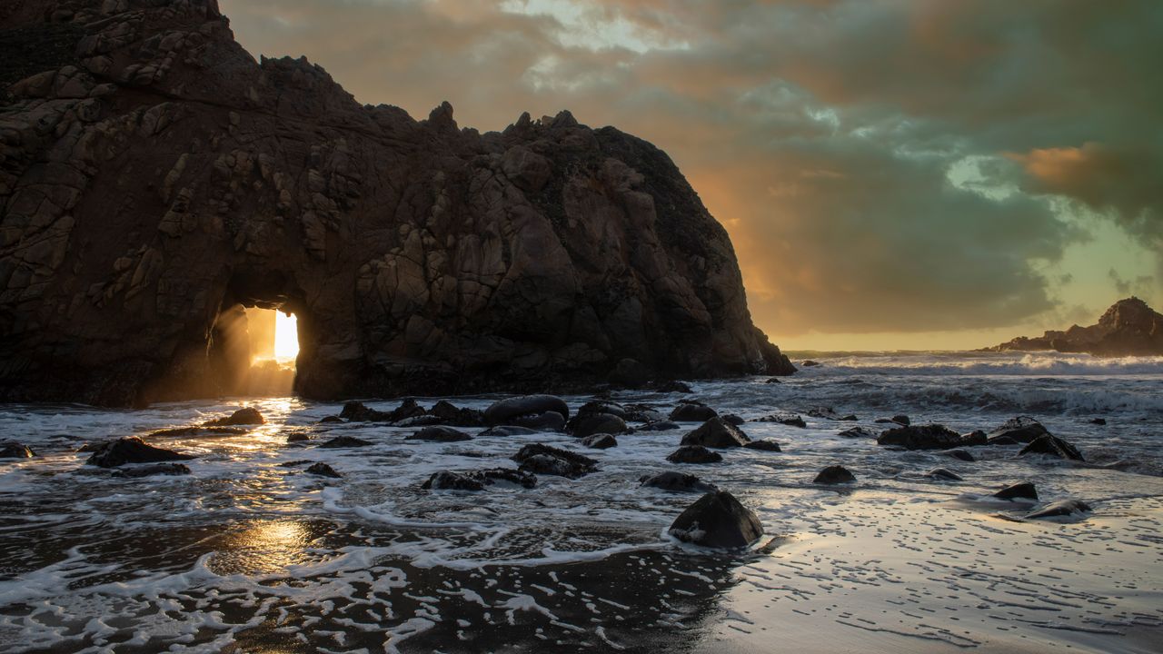 Solstice sunbeams