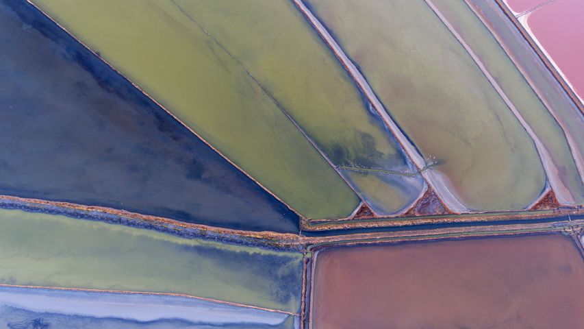 Aerial Saltflats PREMIUM 4K Theme for Windows 10
