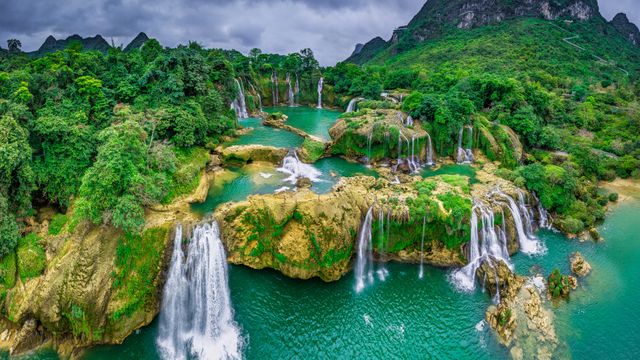 Bản Giốc–Detian Falls on the Quây Sơn River, Vietnam
