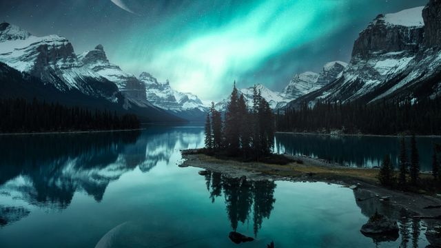 Aurora over Spirit Island on Maligne Lake, Jasper National Park, Alberta