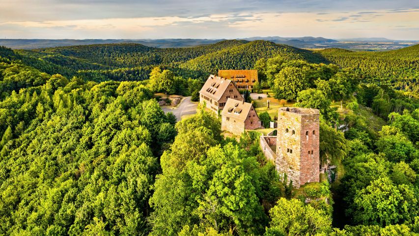 Le château de Hunebourg dans les Vosges, Bas-Rhin, Alsace