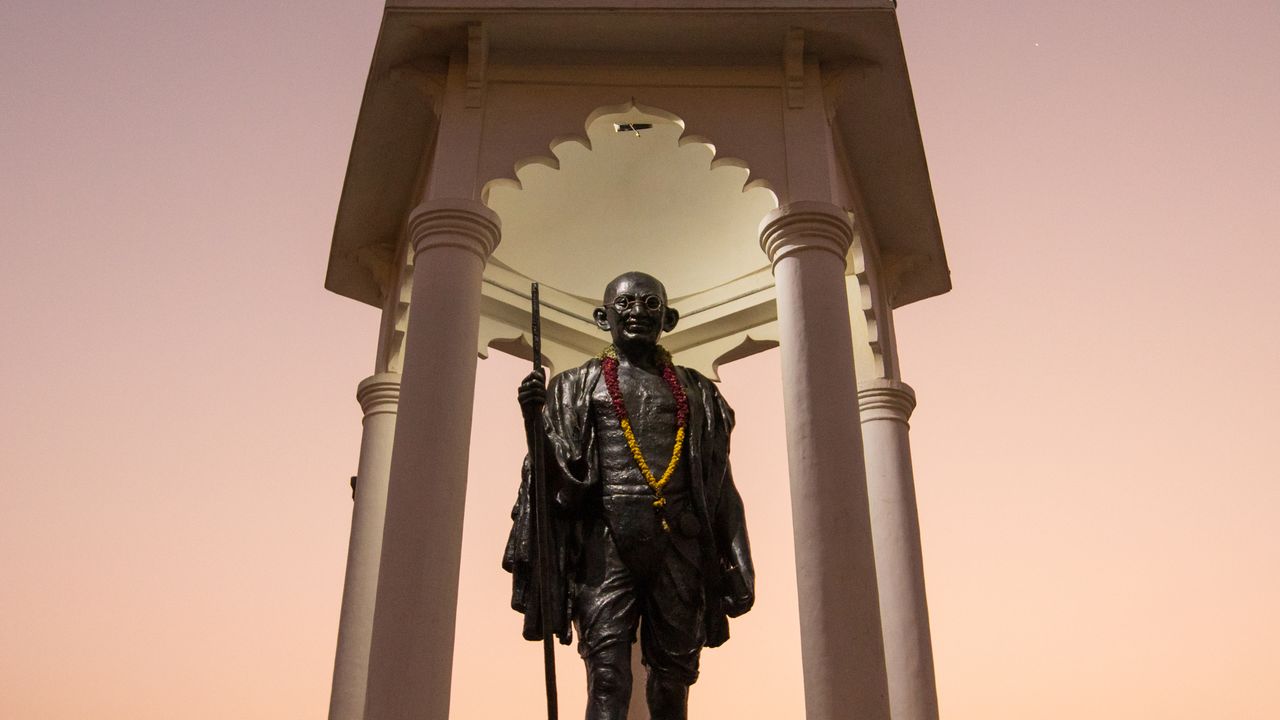 The biggest Mahatma Gandhi statue in Pondicherry